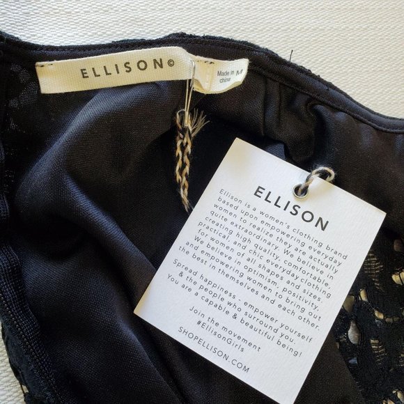 Women's Medium Ellison Blouse Lace Scalloped NWT - Picture 3 of 4